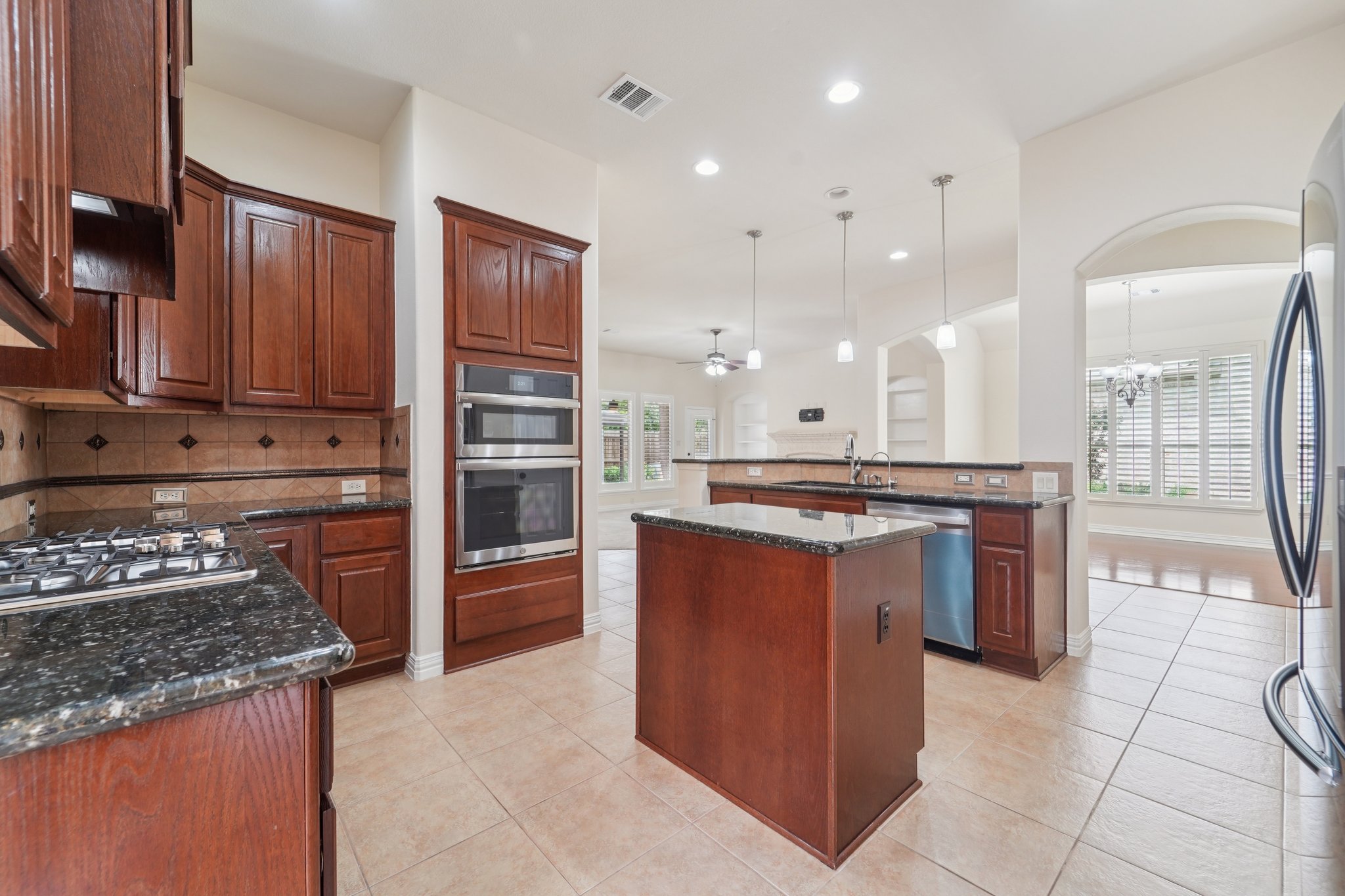 Vinechase Dr-S1704-010.jpg