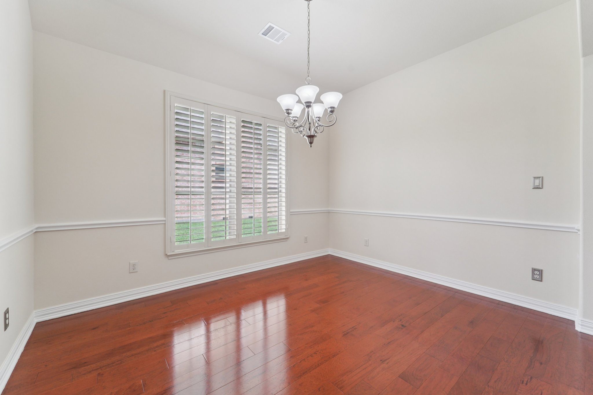 Vinechase Dr-S1704-021.jpg