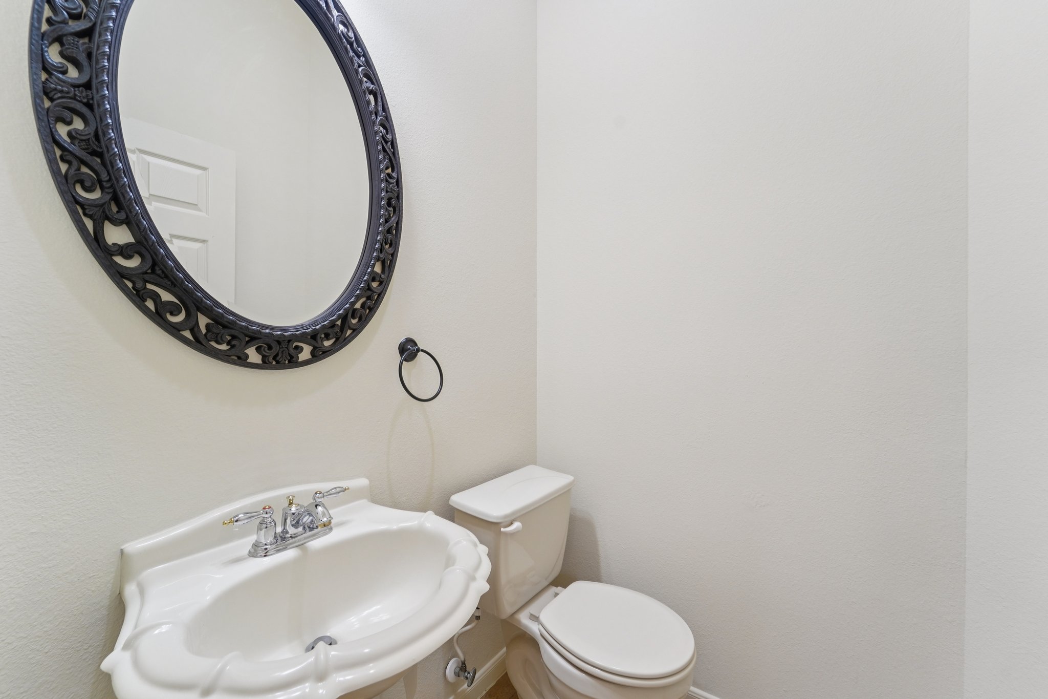 Vinechase Dr-S1704-025.jpg