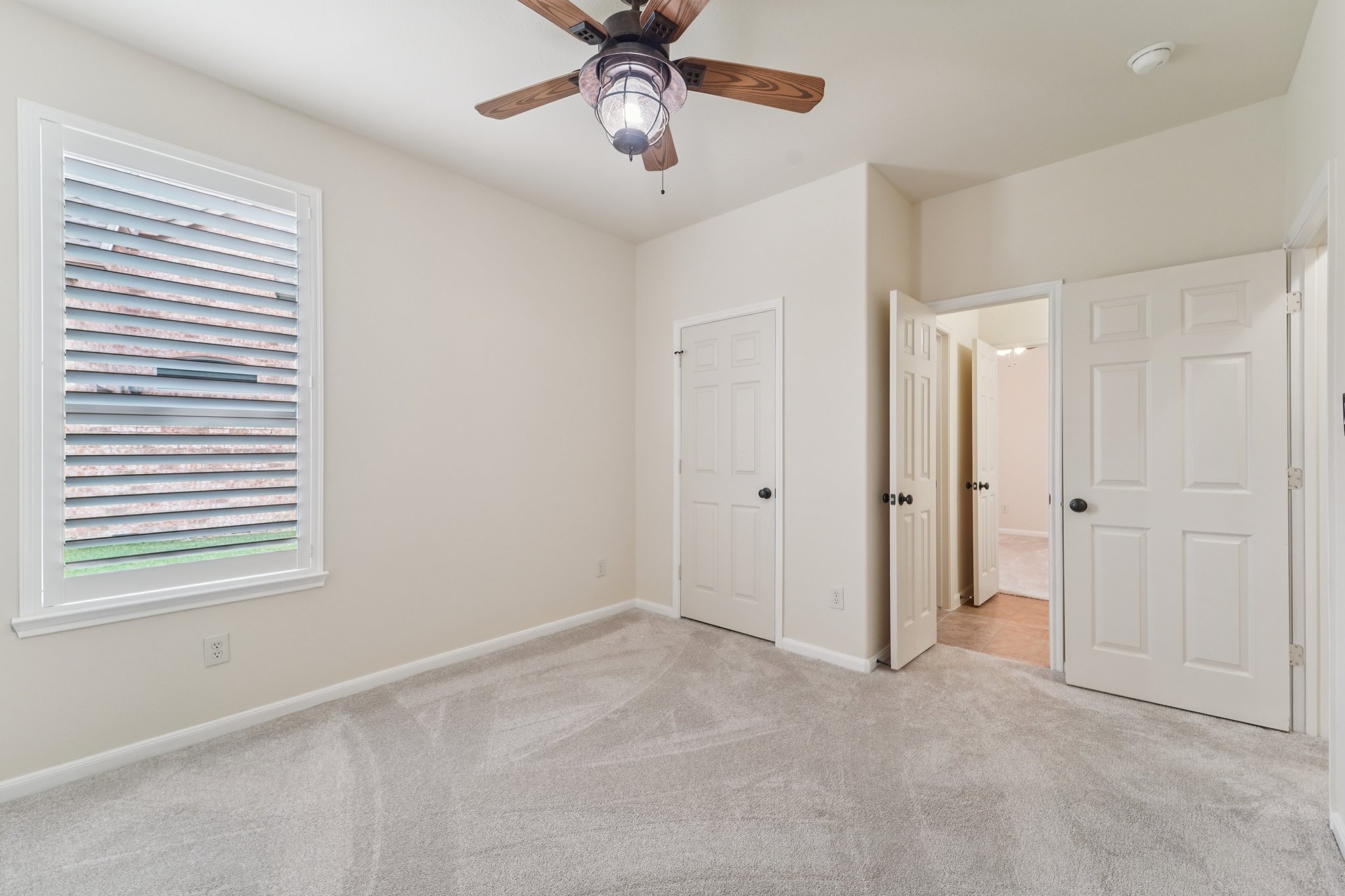 Vinechase Dr-S1704-026.jpg