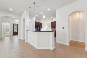 Vinechase Dr-S1704-023.jpg