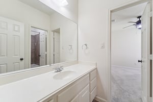 Vinechase Dr-S1704-029.jpg