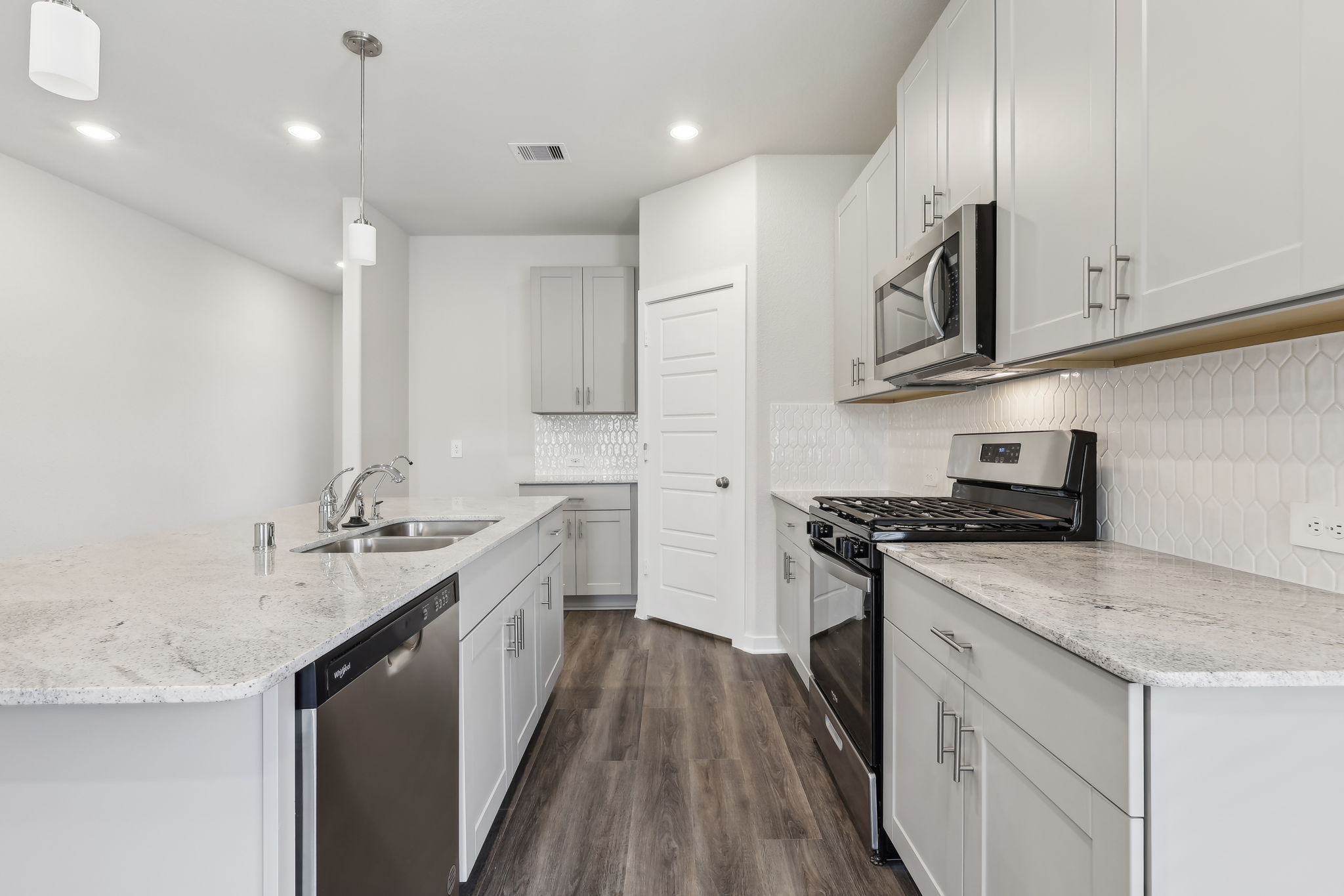 Houston - Southwinds - 2551 Bay Winds Ln Baytown TX 77523 - 010