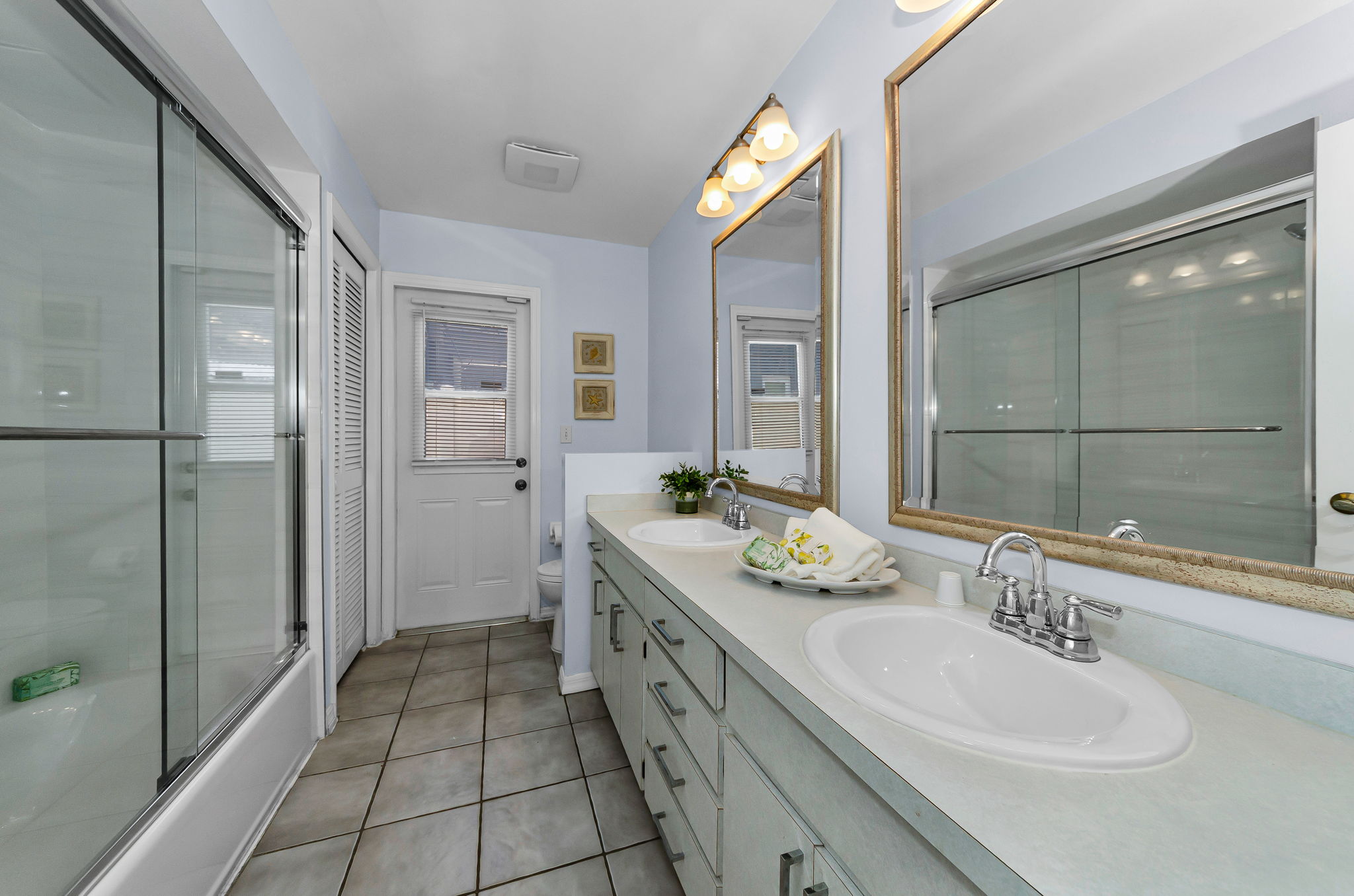 Bathroom2