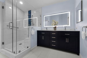 Primary Bathroom1c