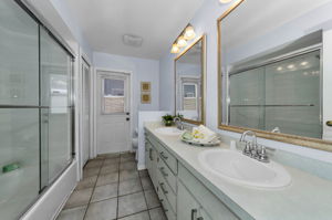 Bathroom2