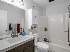  Photo 33