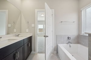 Houston - Southwinds - 2554 Bay Winds Ln Baytown TX 77523 - 018