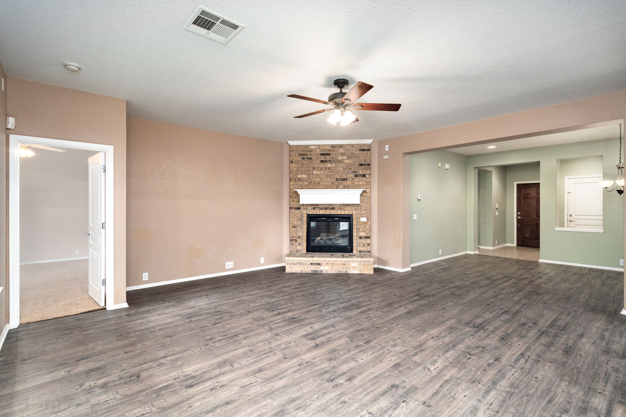 25547 Veining Way, San Antonio, TX 78261 MrHevia Media