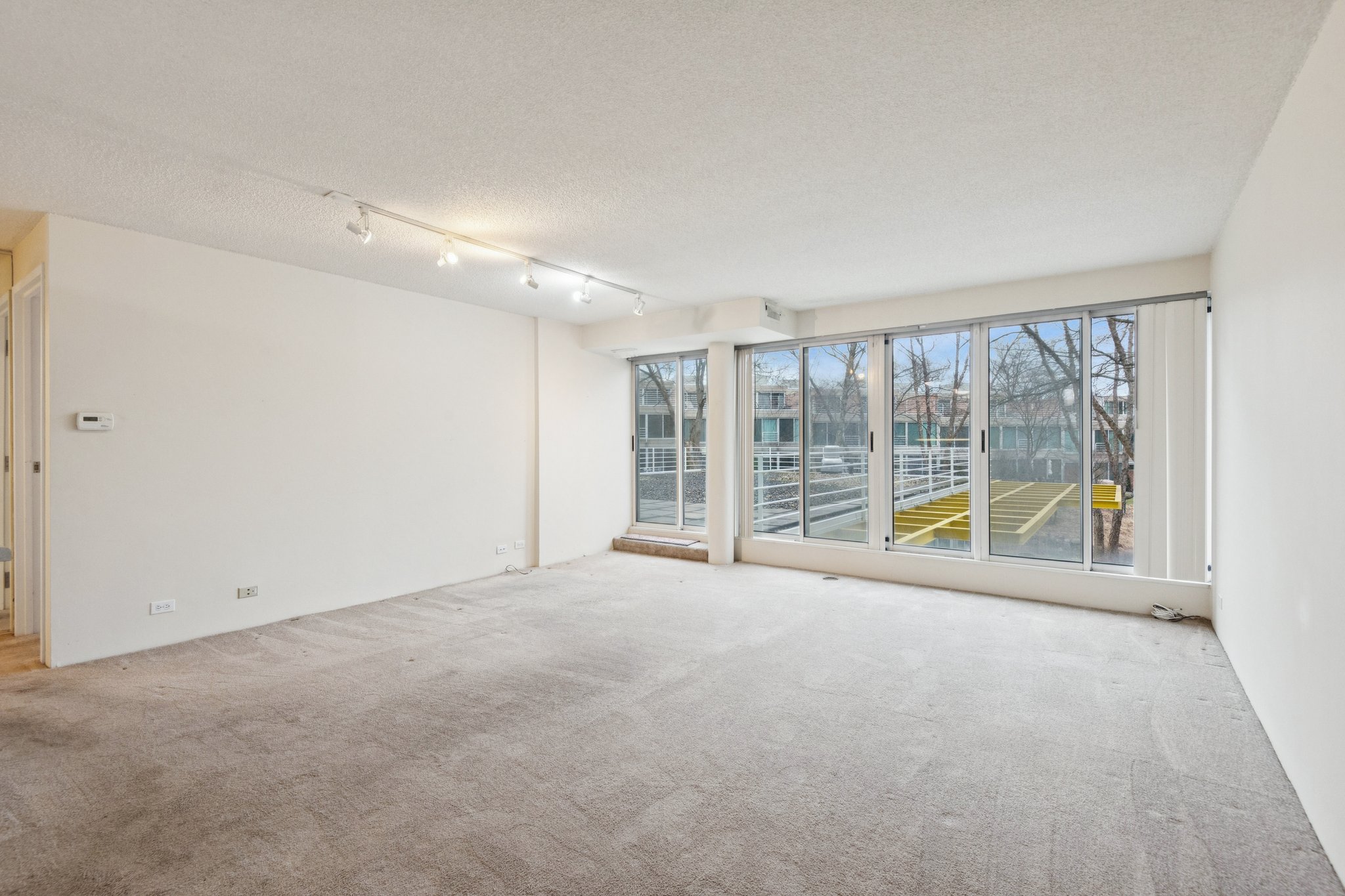 2555 Gross Point Living Room