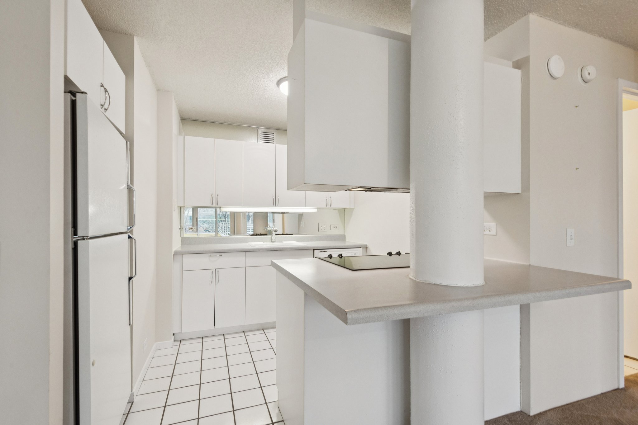 2555 Gross Point Kitchen