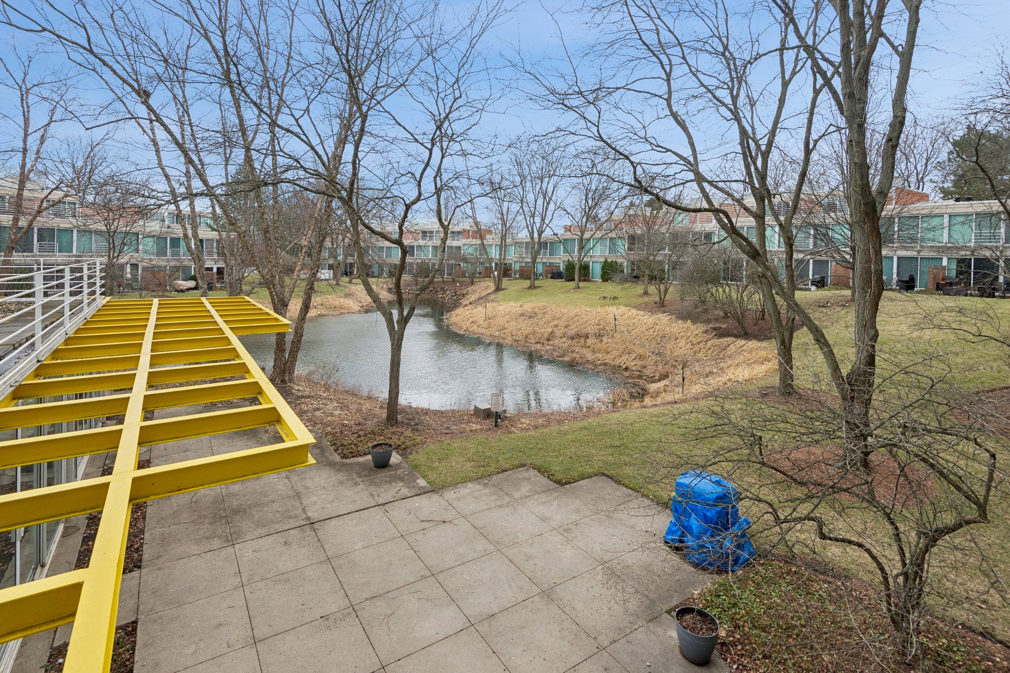 2555 Gross Point Terrace & Pond