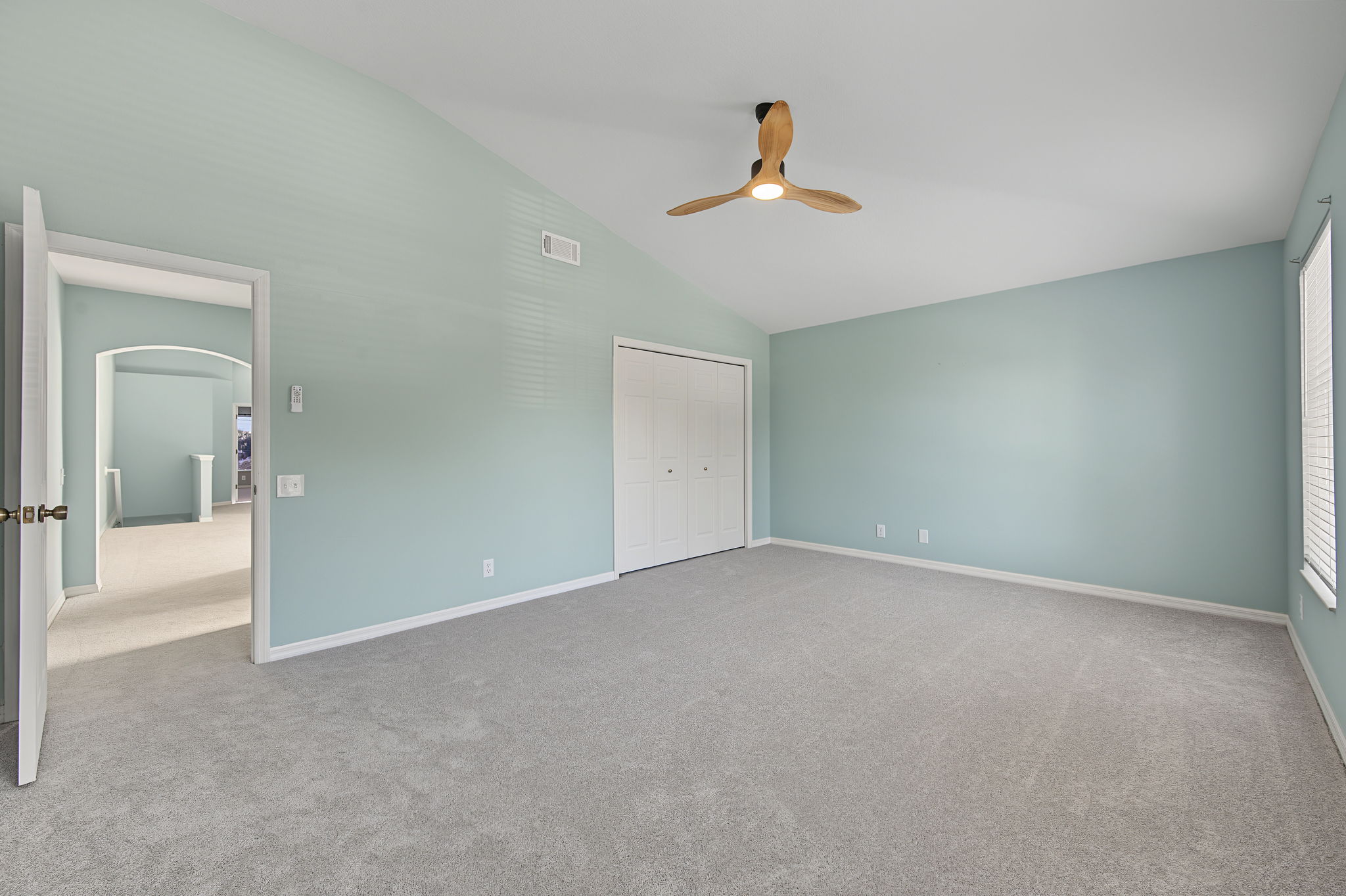 Upper Level Bedroom2b