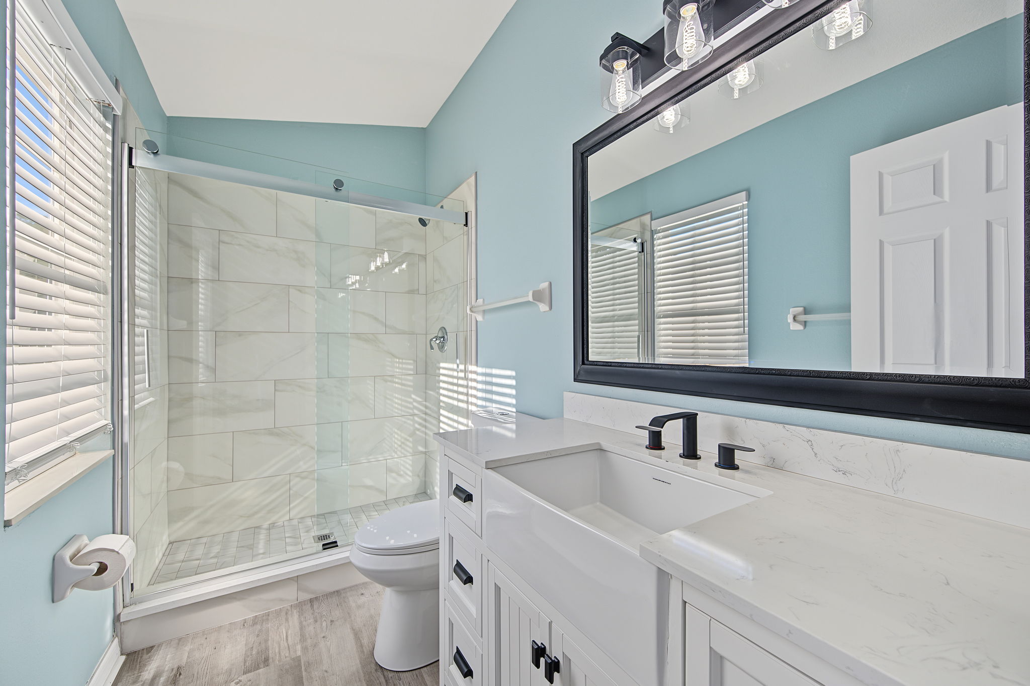 Upper Level Primary Bathroom