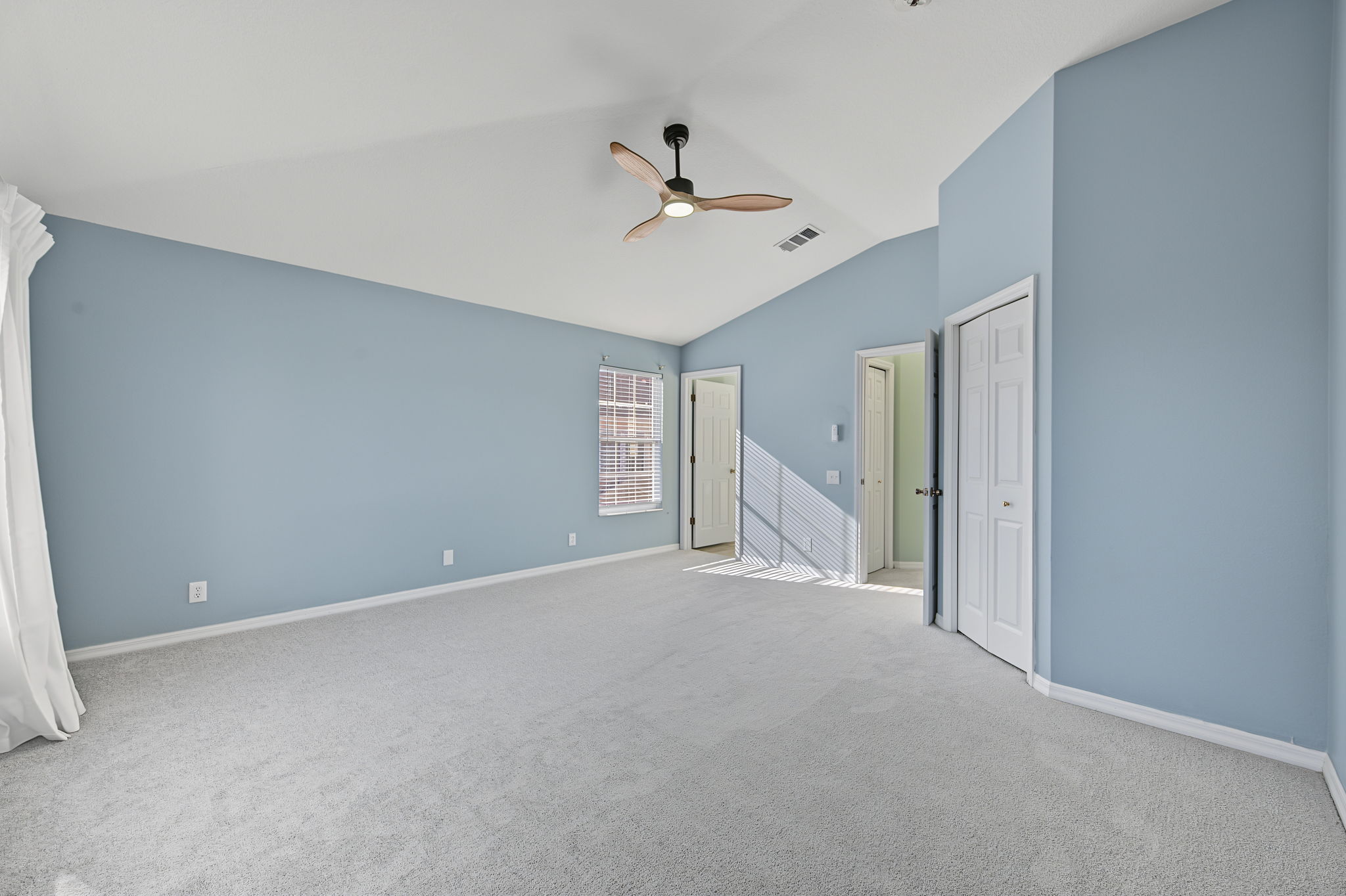 Upper Level Primary Bedroom1c