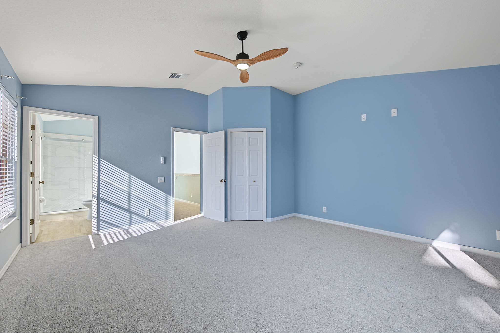 Upper Level Primary Bedroom1d