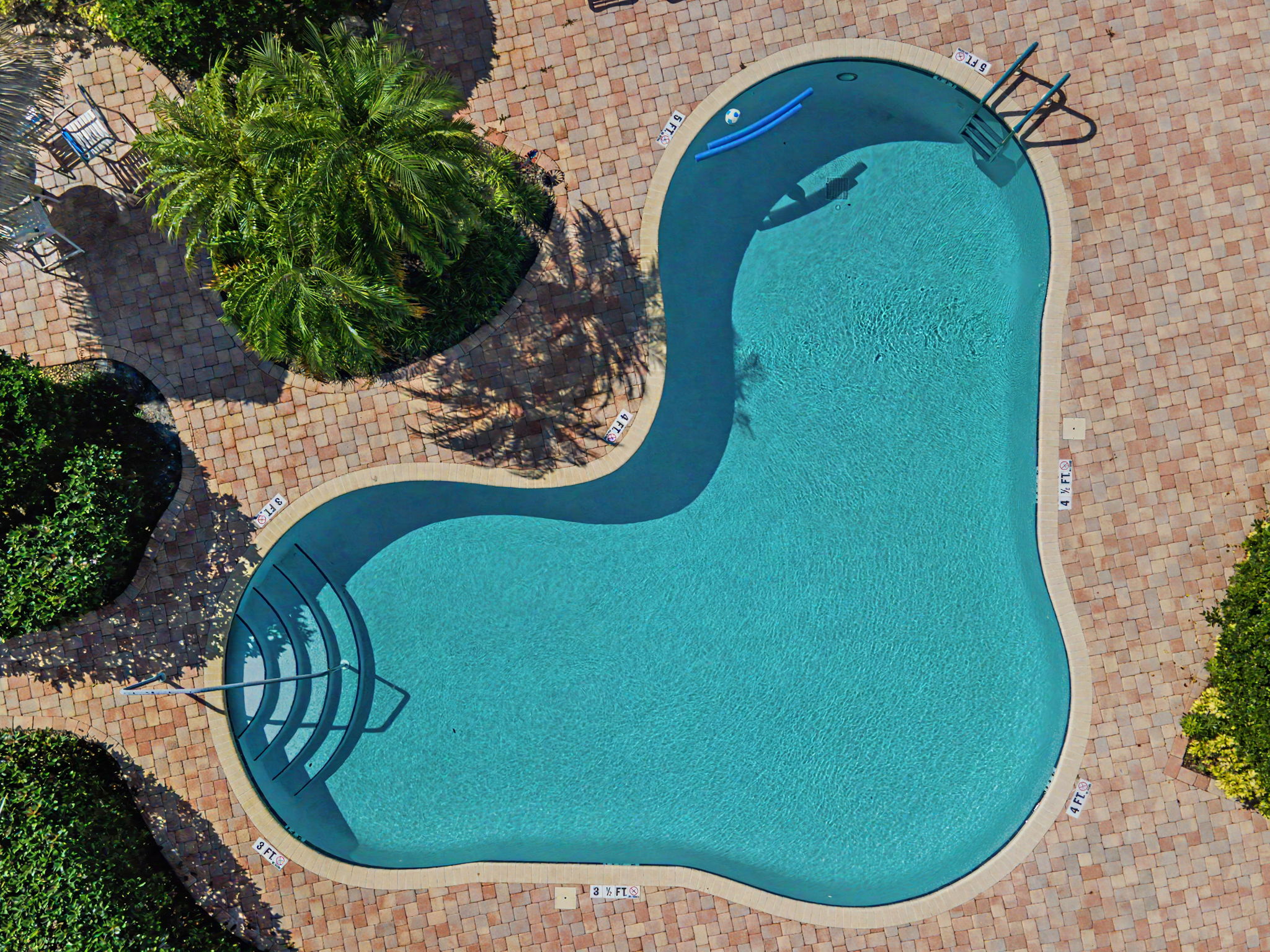 Pool25