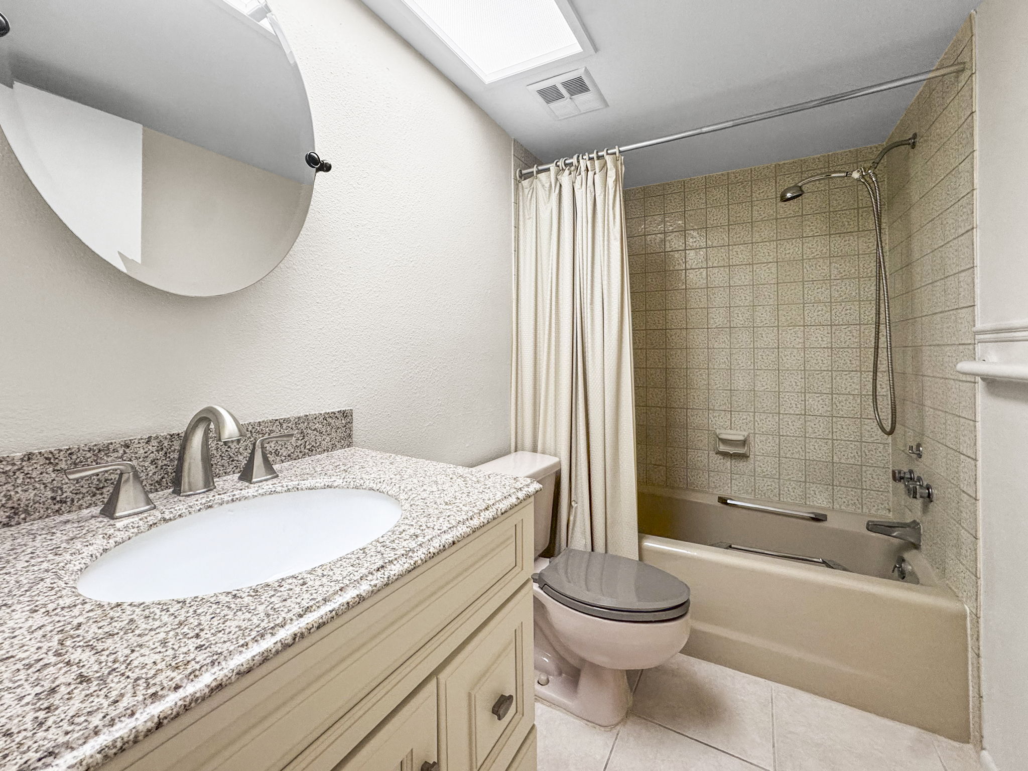 Bathroom 2 - IMG_7311