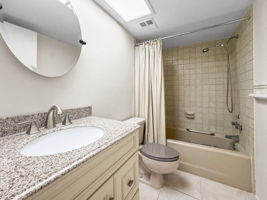 Bathroom 2 - IMG_7311