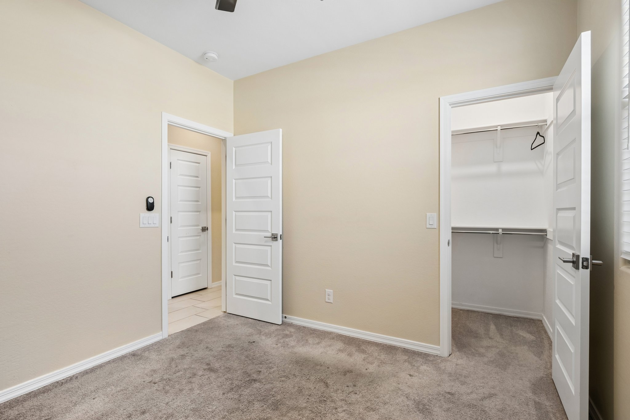 25572 North 142nd Ln - 020.jpg