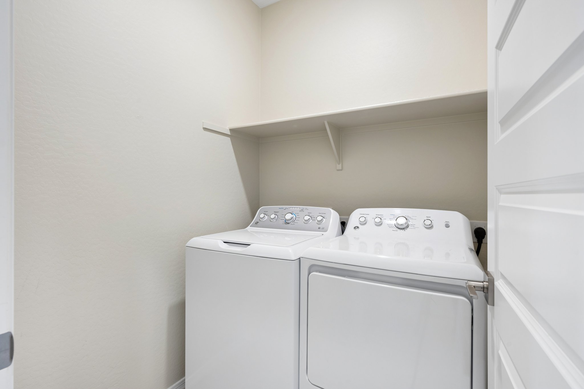 25572 North 142nd Ln - 024.jpg