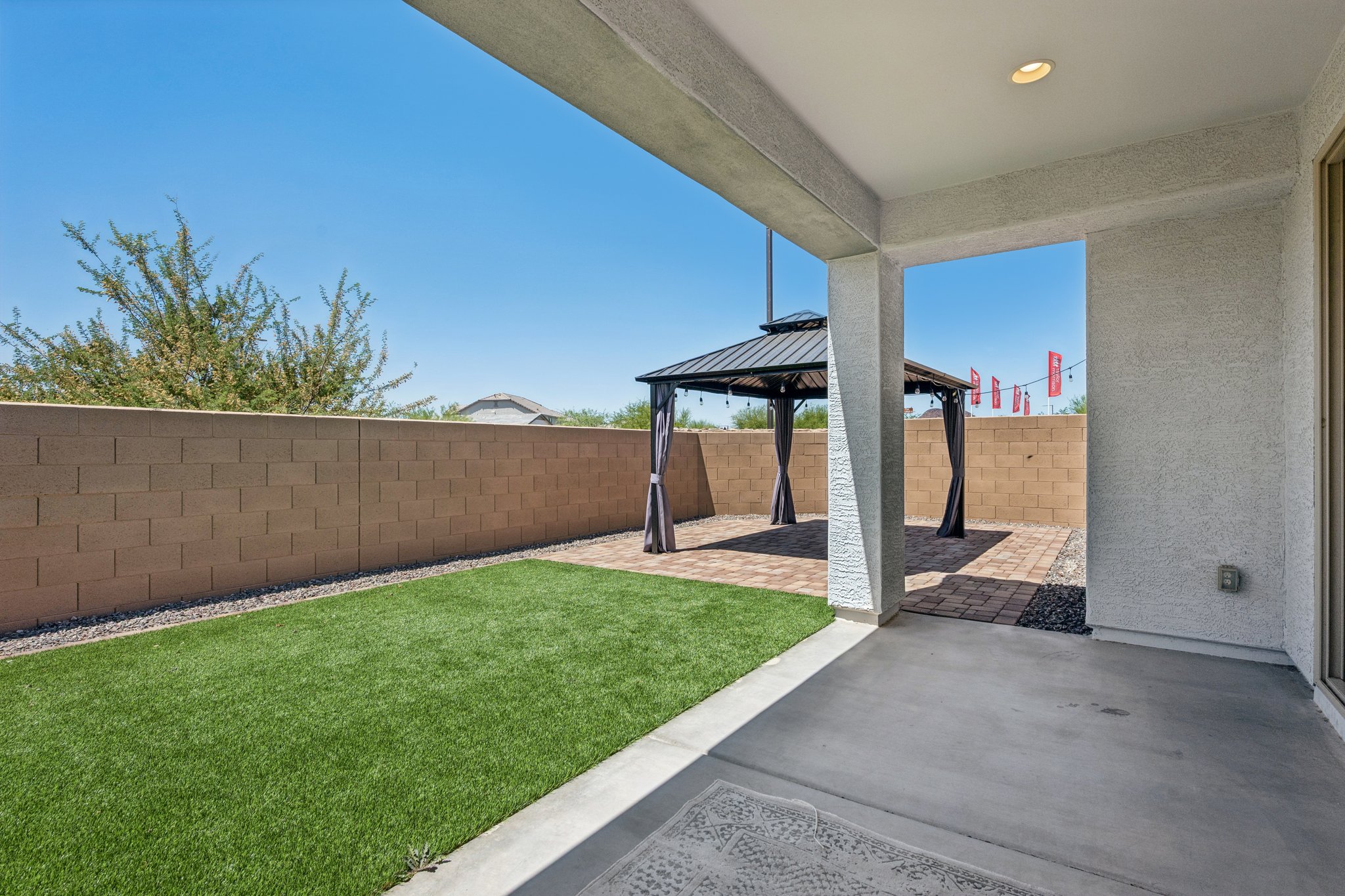 25572 North 142nd Ln - 025.jpg