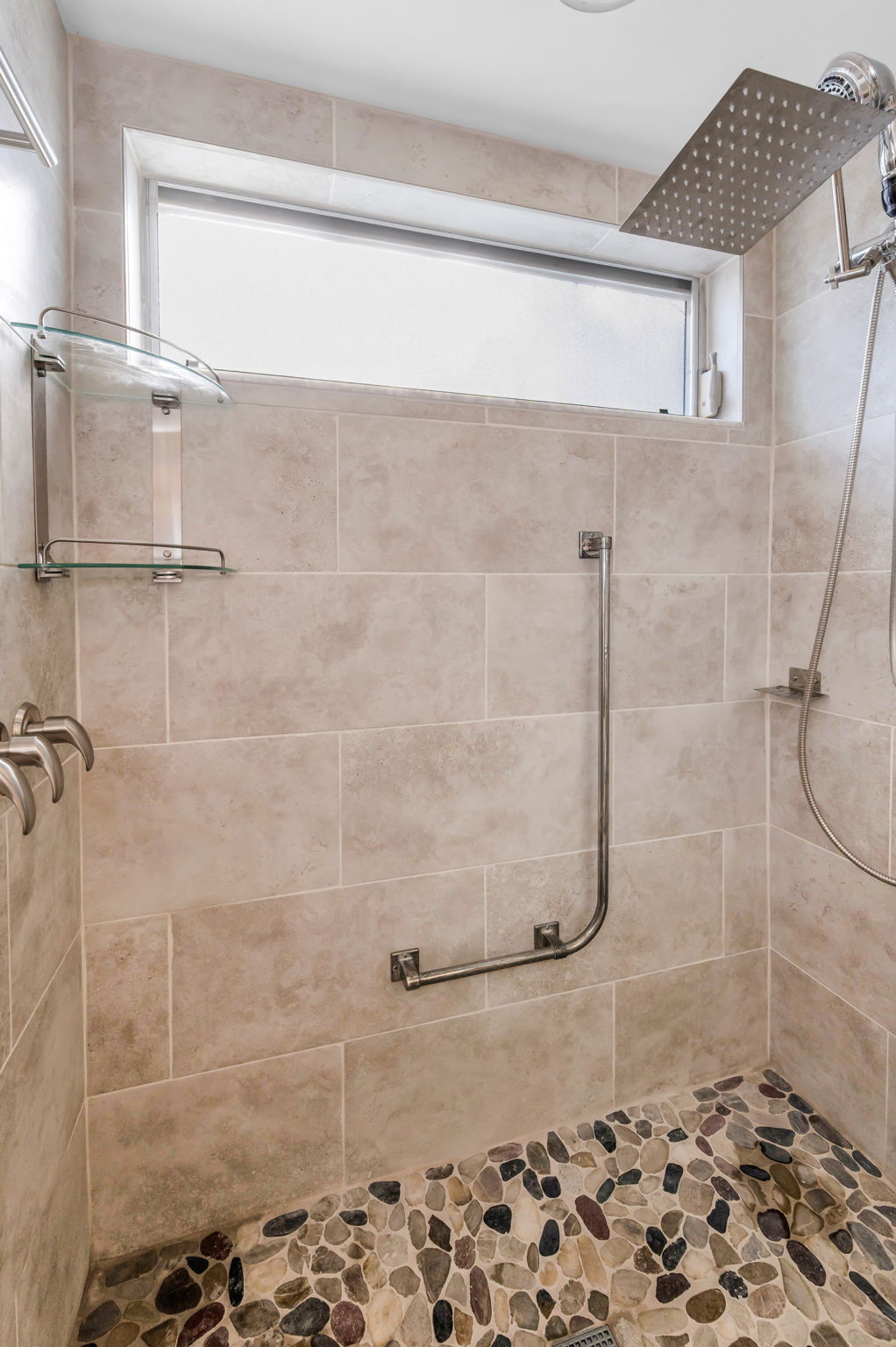 Primary Bathroom1b