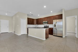 Foyer & Kitchen