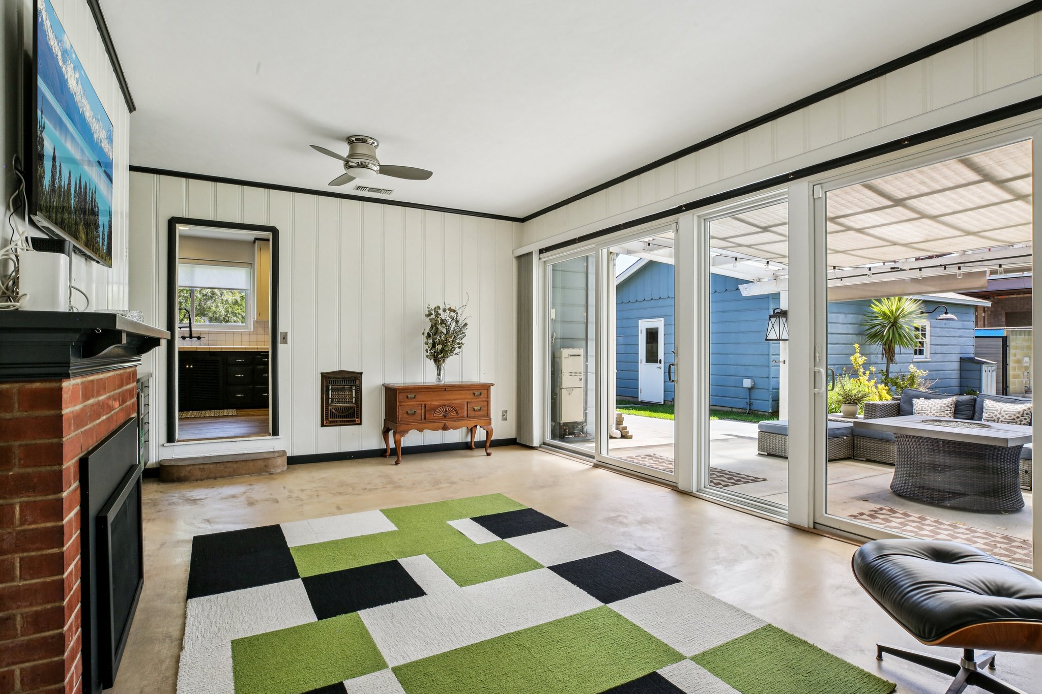 E Claiborne Pl-S2507-032.jpg