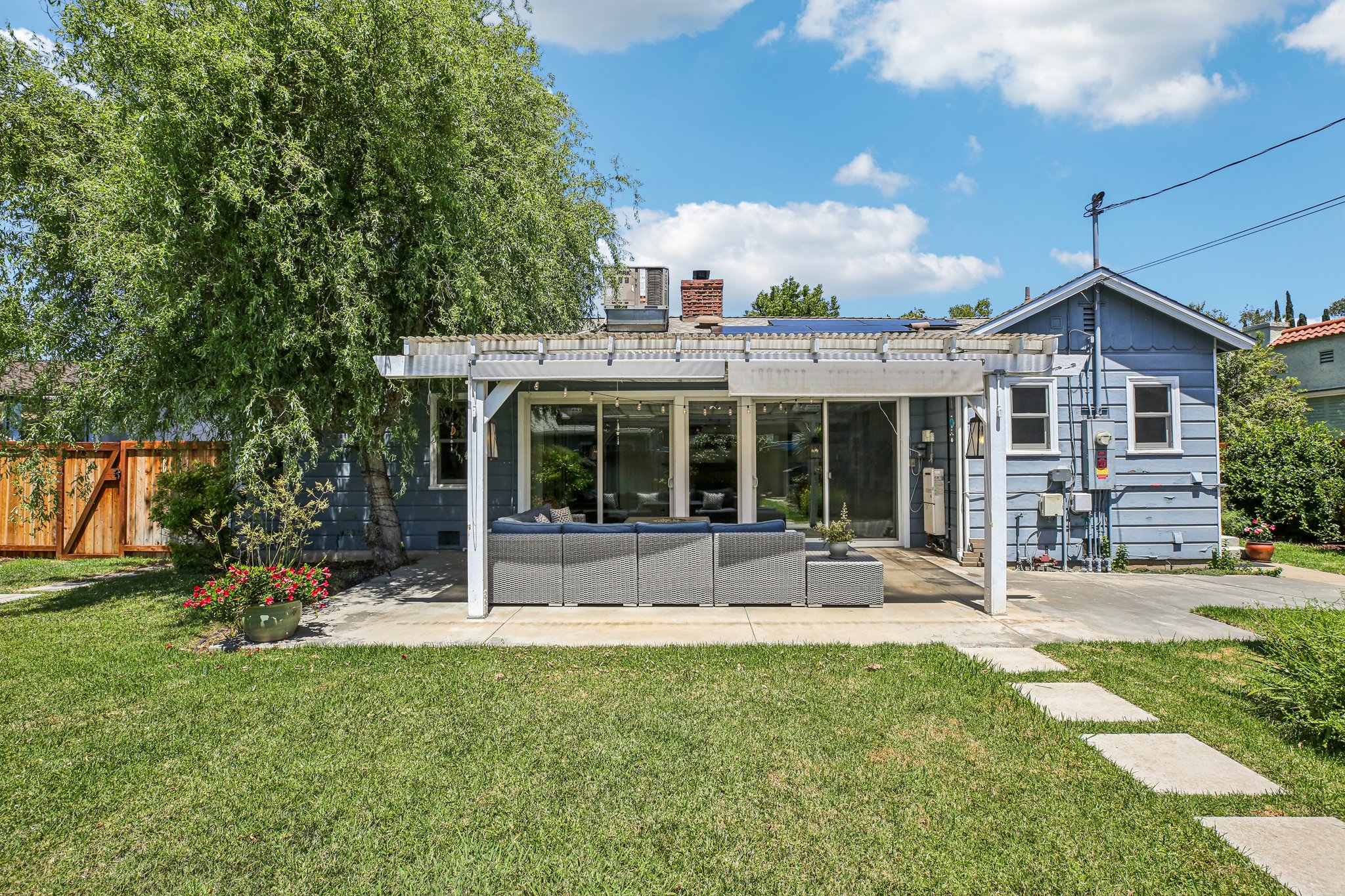 E Claiborne Pl-S2507-039.jpg