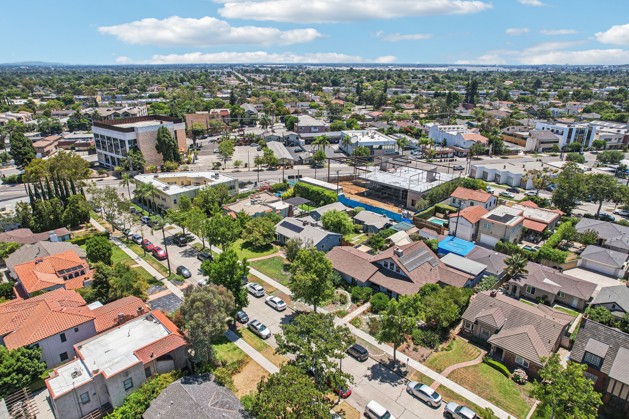 E Claiborne Pl-S2507-050.jpg