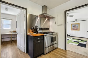 E Claiborne Pl-S2507-016.jpg