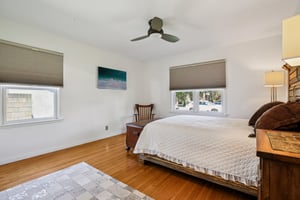 E Claiborne Pl-S2507-017.jpg