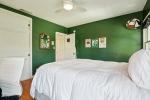 E Claiborne Pl-S2507-024.jpg