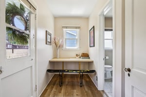 E Claiborne Pl-S2507-025.jpg