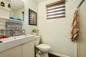 E Claiborne Pl-S2507-029.jpg