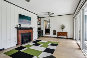 E Claiborne Pl-S2507-033.jpg