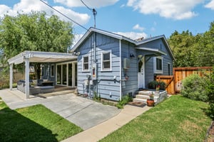 E Claiborne Pl-S2507-038.jpg