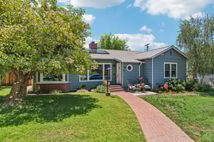 E Claiborne Pl-S2507-041.jpg