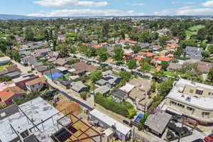 E Claiborne Pl-S2507-045.jpg
