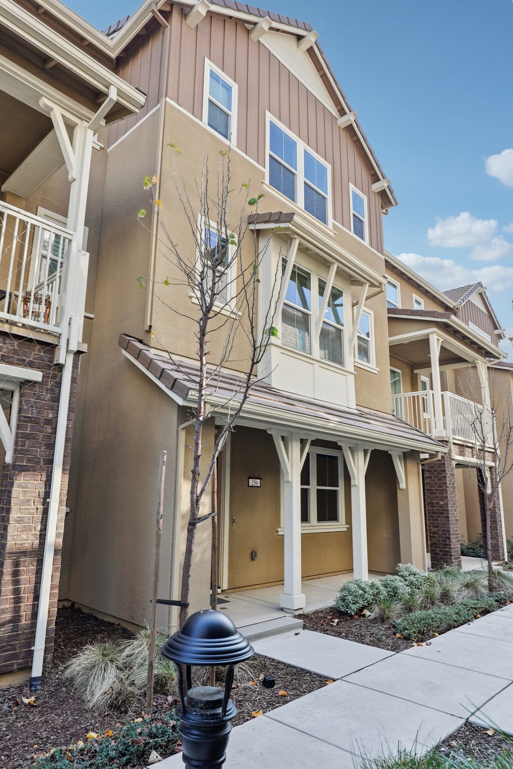 Plum Tree St-S1601-002.jpg