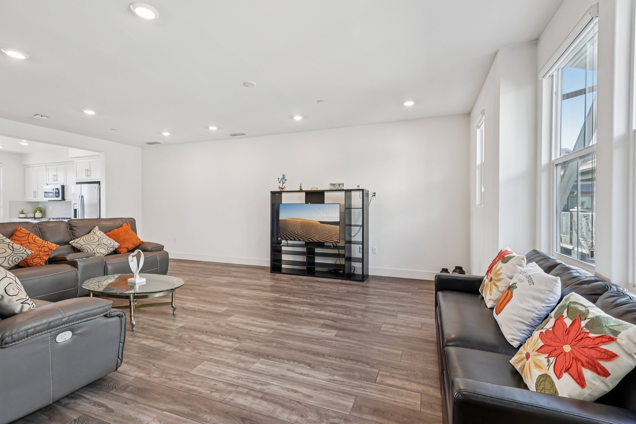 Plum Tree St-S1601-012.jpg