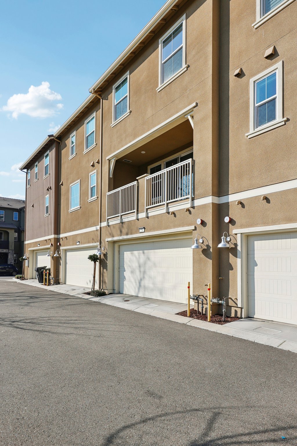 Plum Tree St-S1601-038.jpg