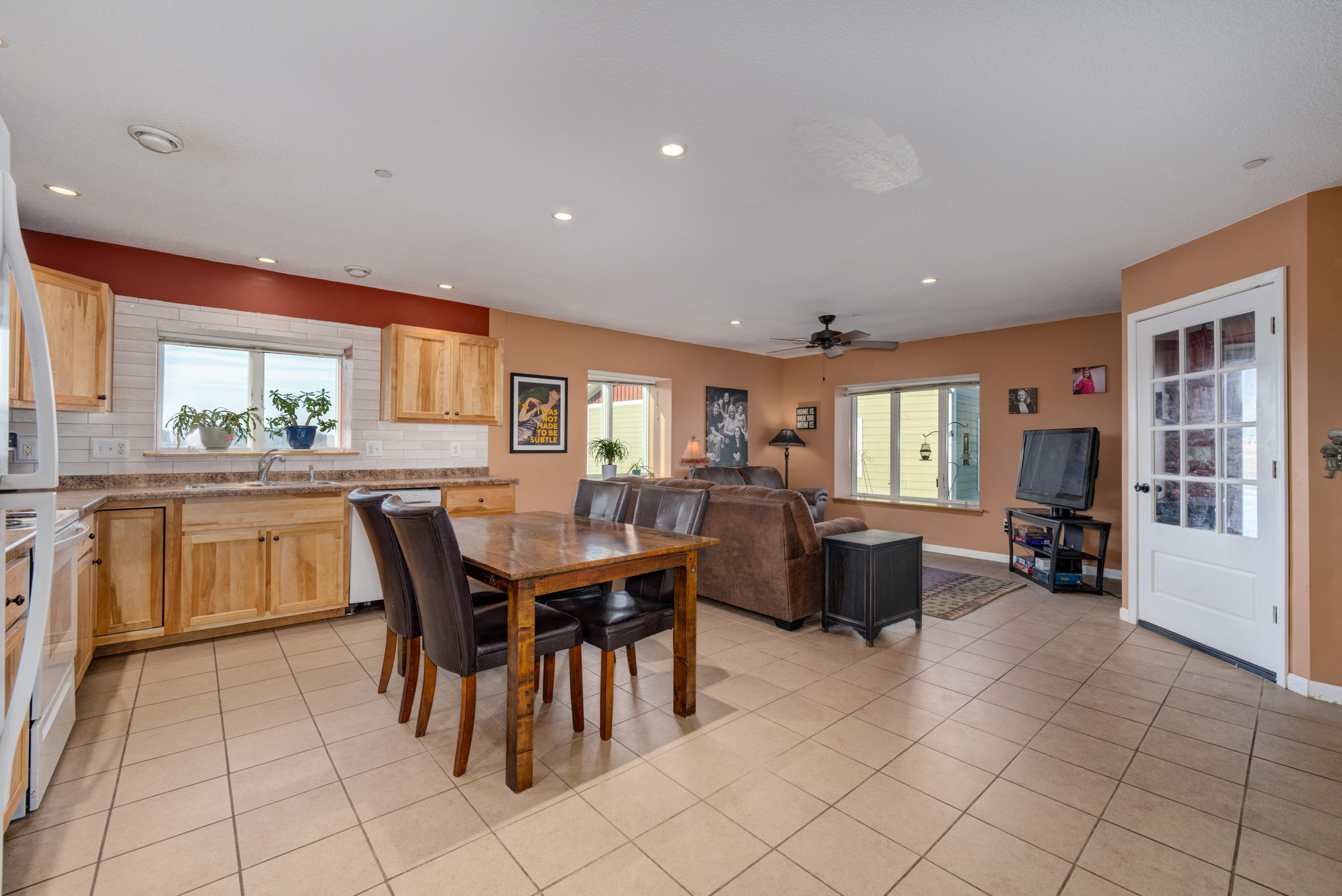 Kitchen/Living Room