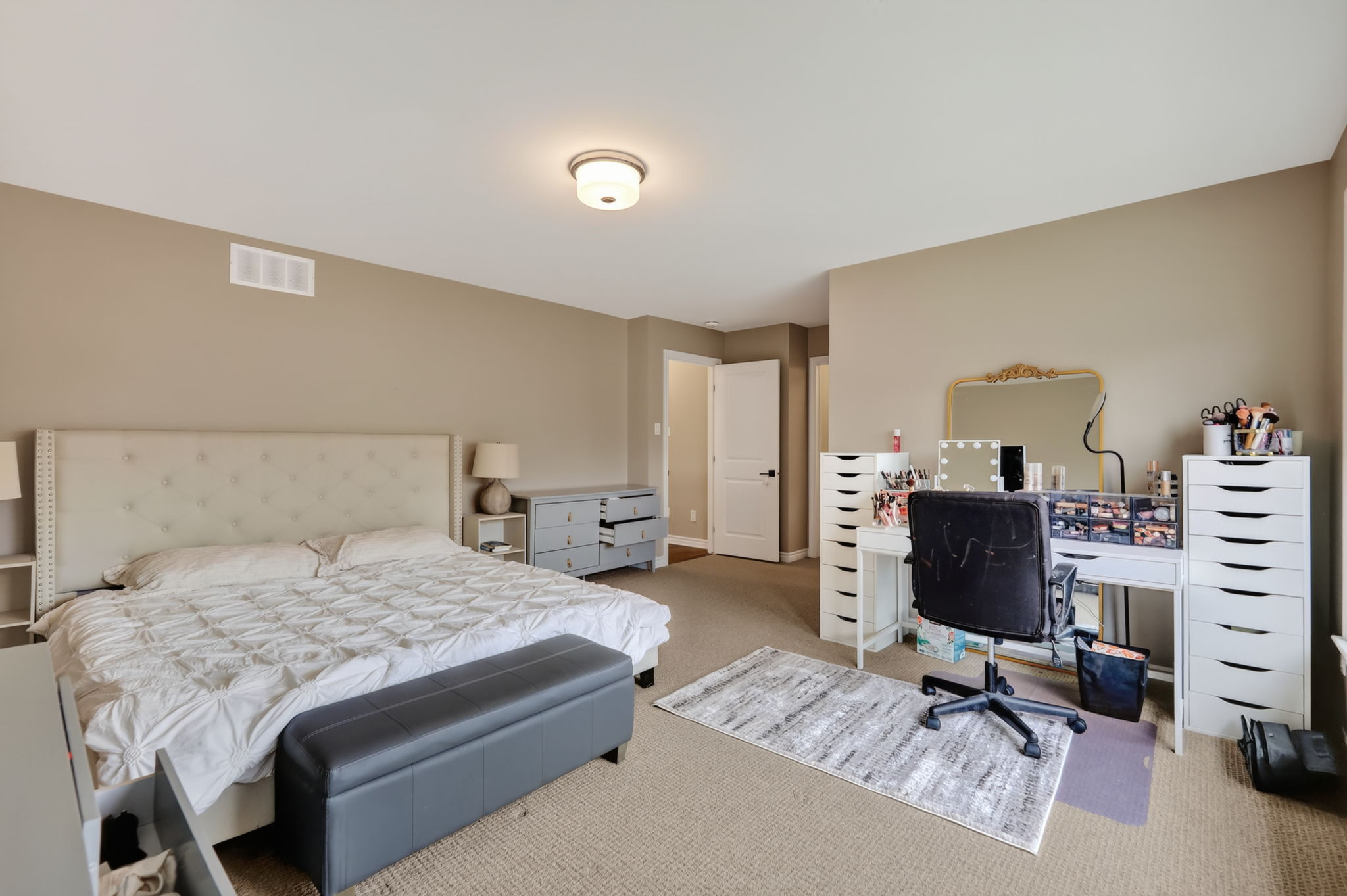  Photo 33