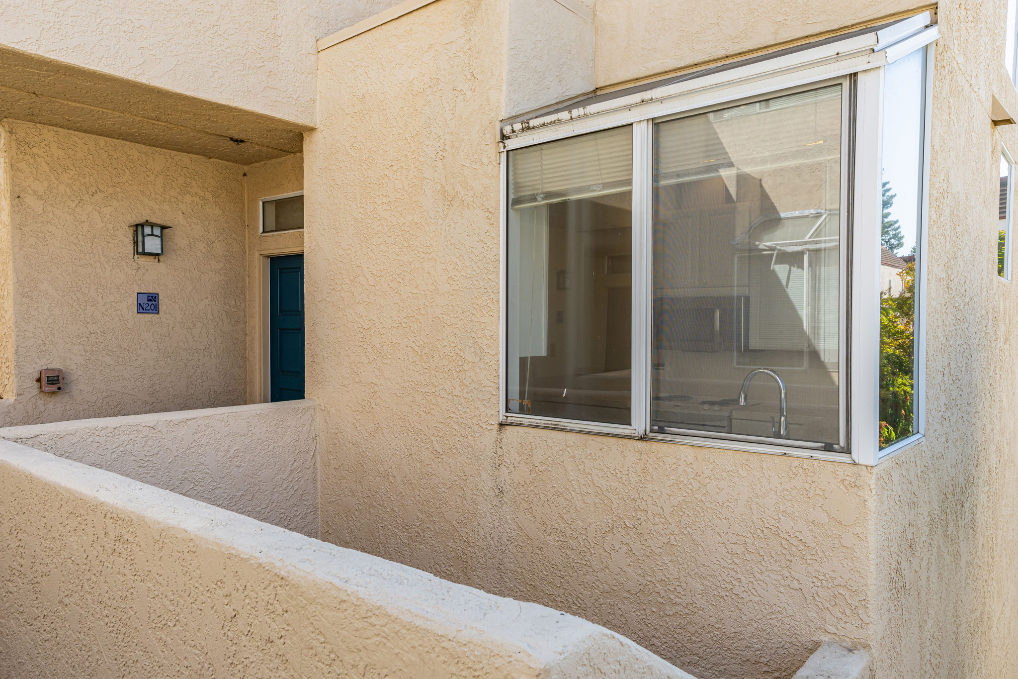 004_2561 Park Blvd N201