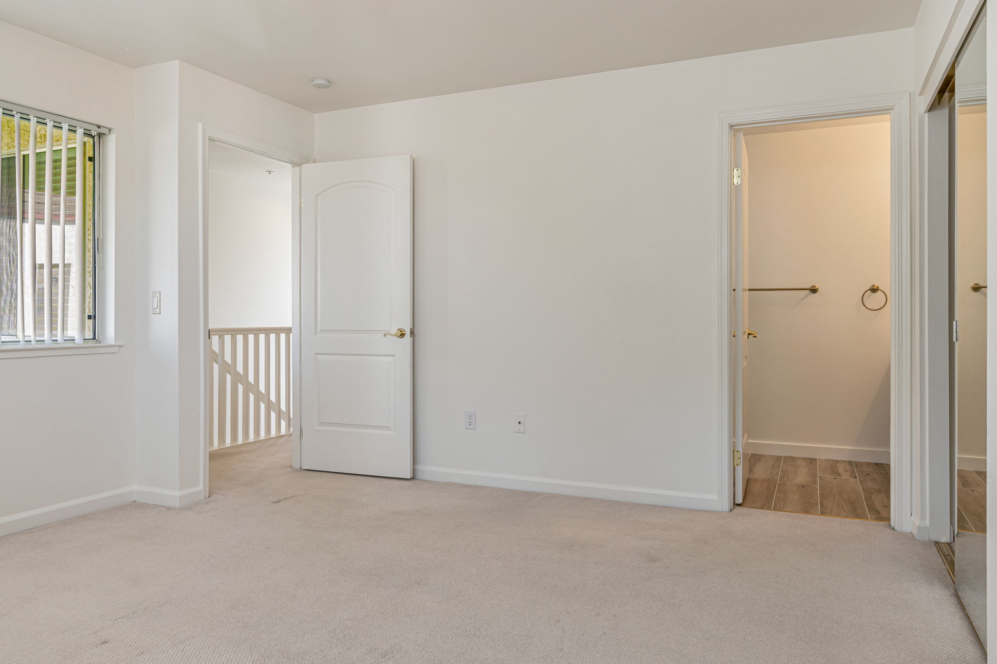 018_2561 Park Blvd N201