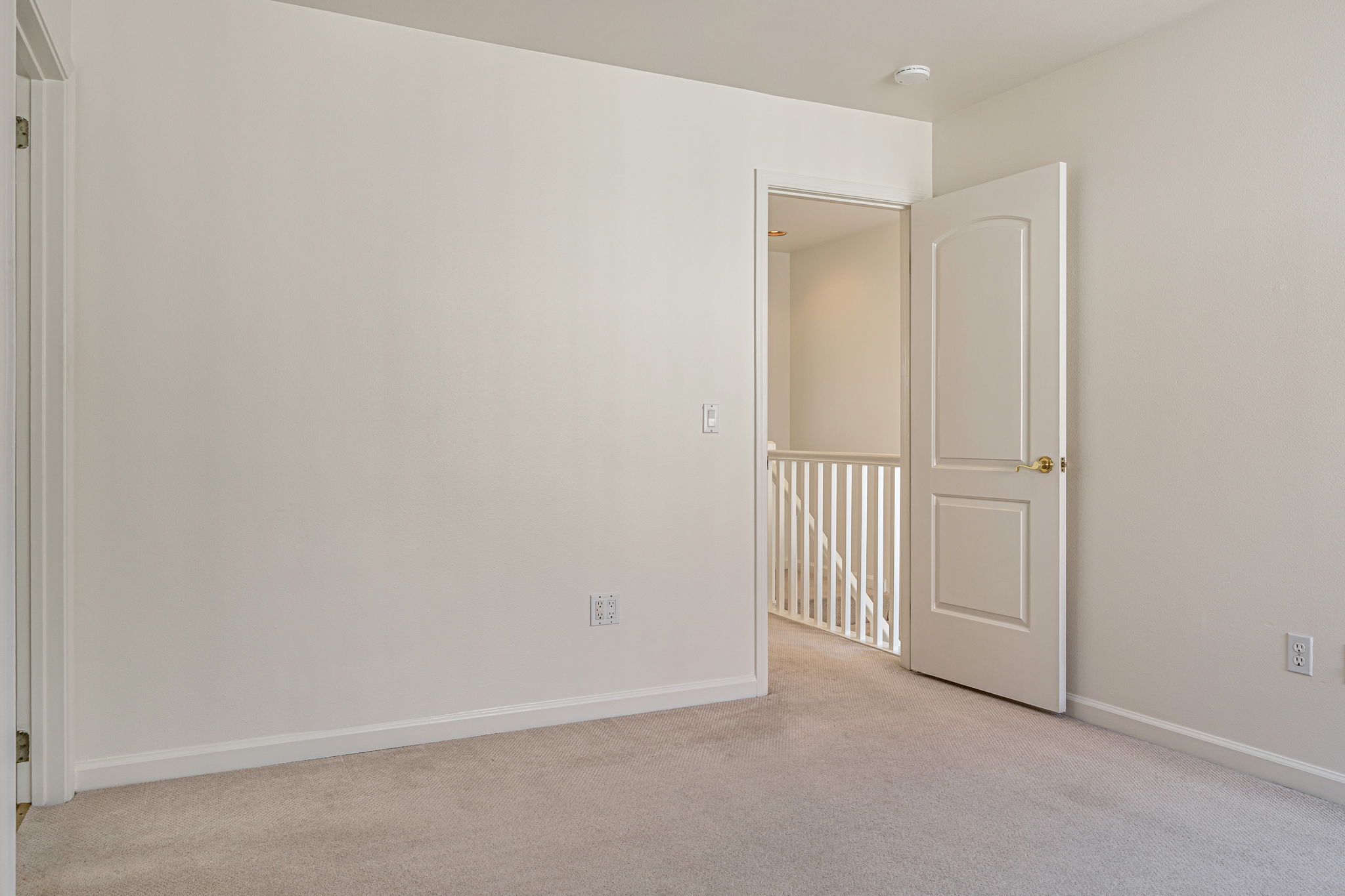 023_2561 Park Blvd N201