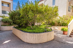 003_2561 Park Blvd N201