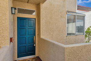 005_2561 Park Blvd N201